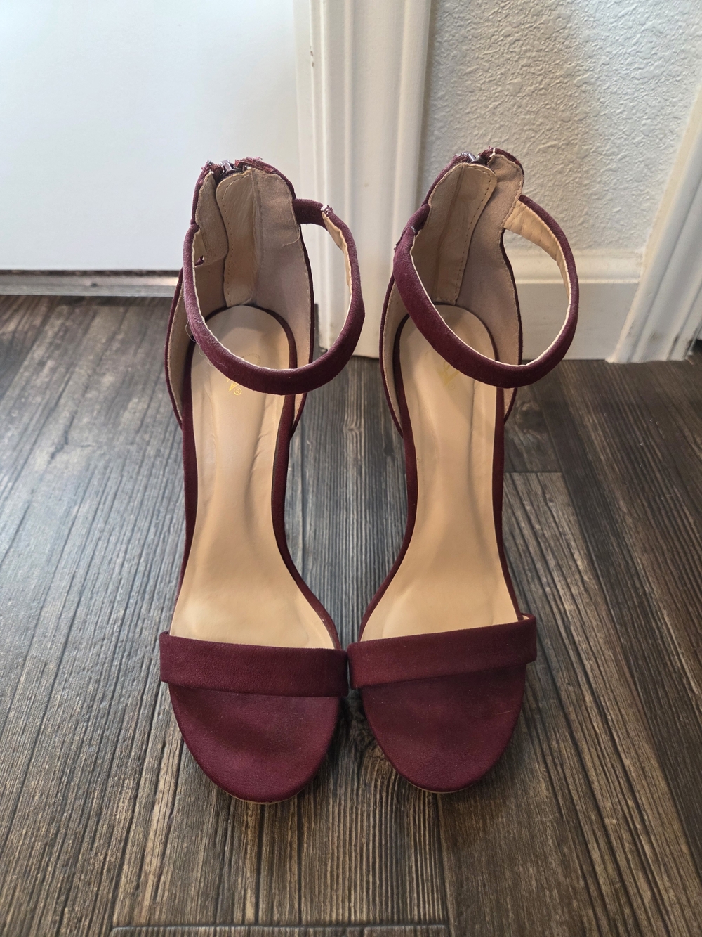 Women's Ankle-Strap Open-Toe Heel in Burgundy